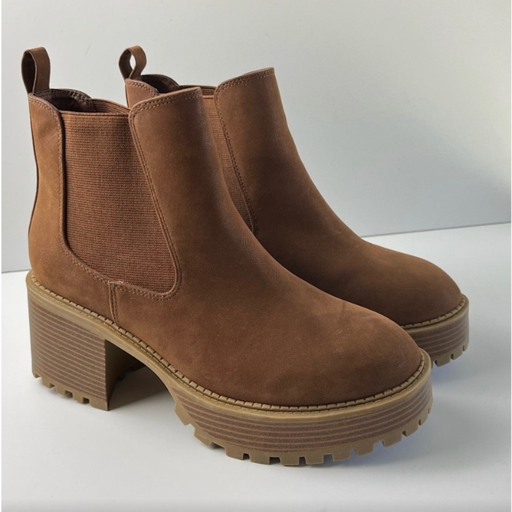 MIA Niccole Chelsea Boots Women’s Size 8.5